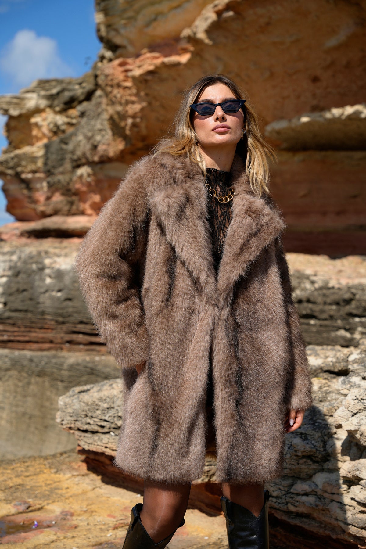 Yumuşak Doku Astarlı Cepli Desenli Diz Boy Midi Premium Kürk Mont