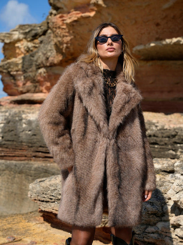 Yumuşak Doku Astarlı Cepli Desenli Diz Boy Midi Premium Kürk Mont