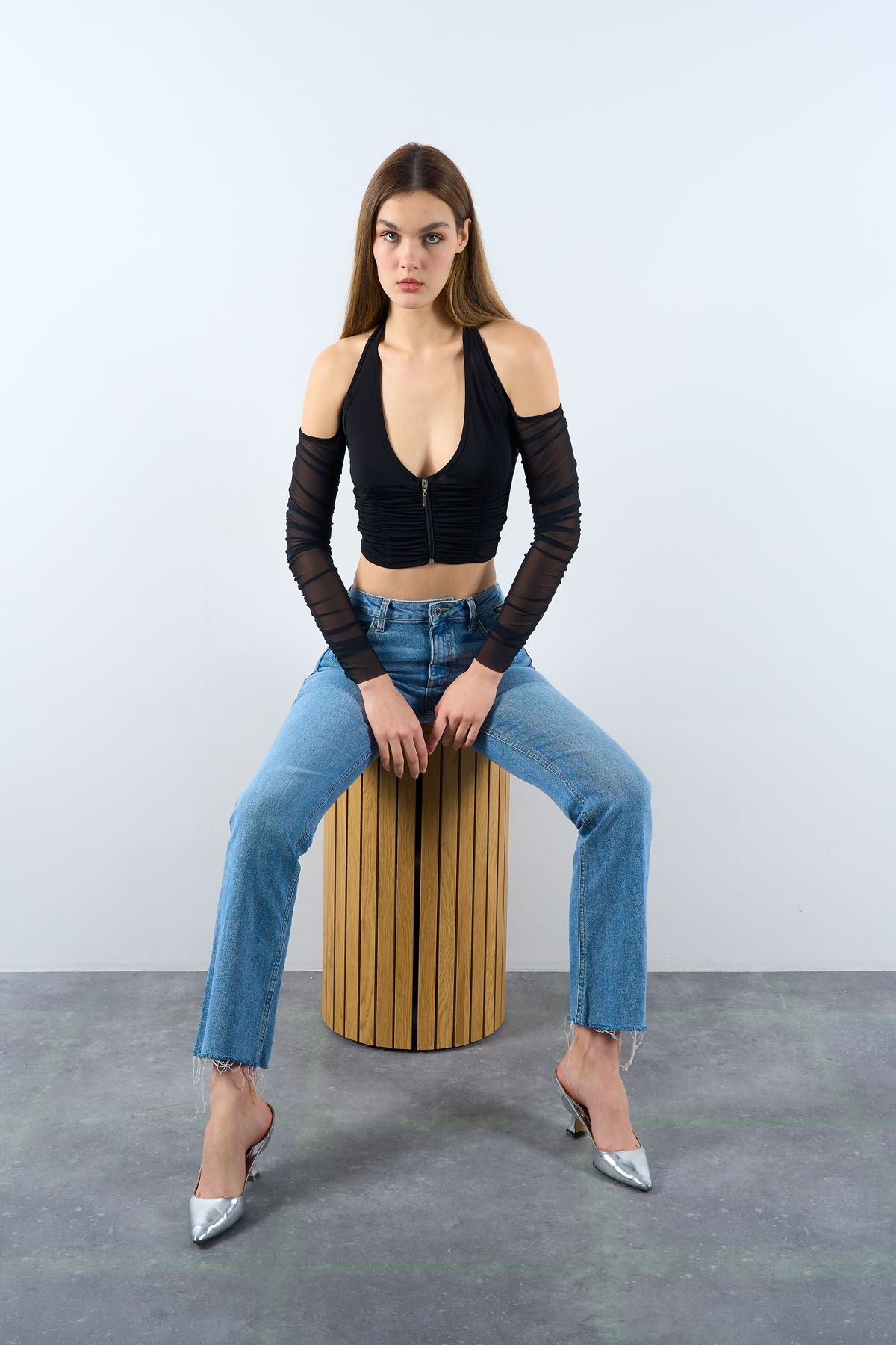 SS24 Neck Zipper Detailed Tulle Sleeve Crop
