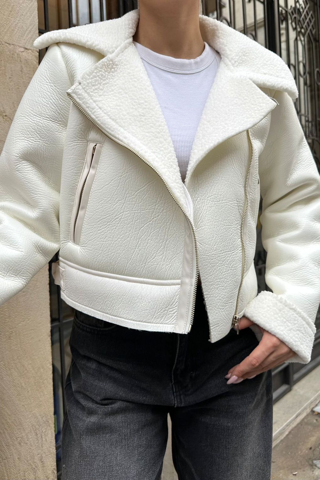 Wide Collar Zippered Flotter Leather Plush Collar Soft Premium Leather Jacket