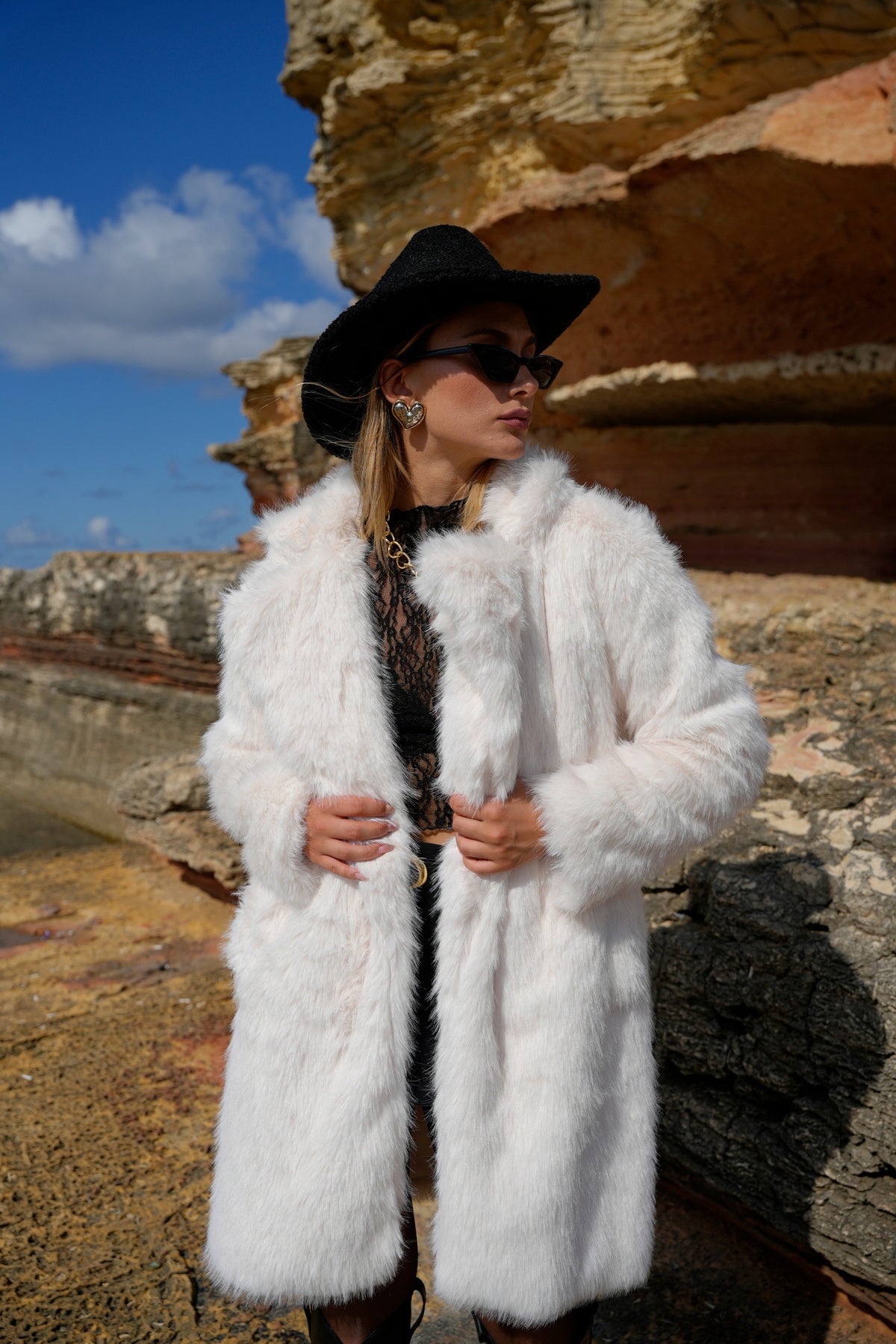 Yumuşak Doku Astarlı Cepli Diz Boy Midi Premium Kürk Mont