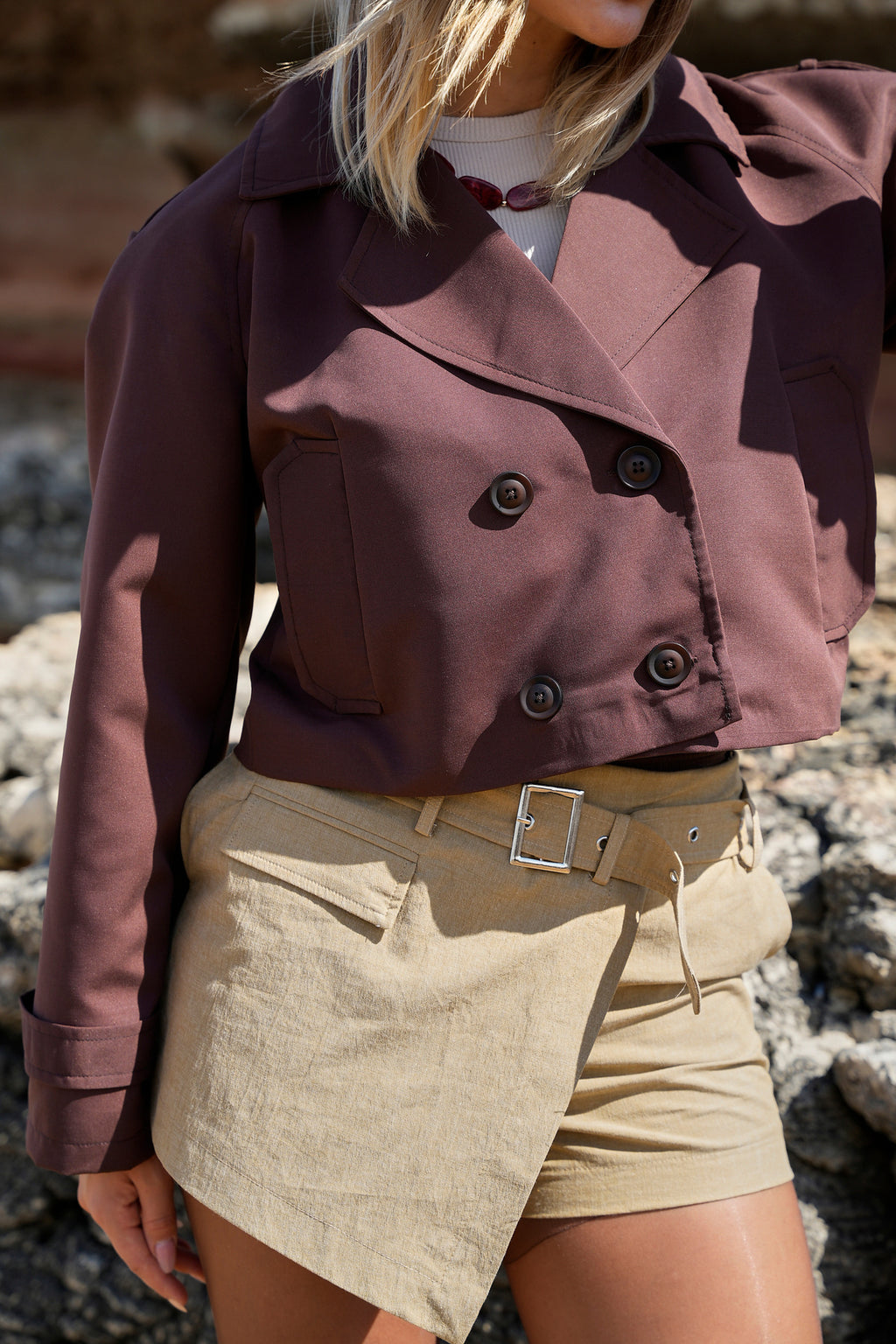 Omuz Kol Detay Kruvaze Yaka Düğmeli Trend Trenç Kısa Ceket