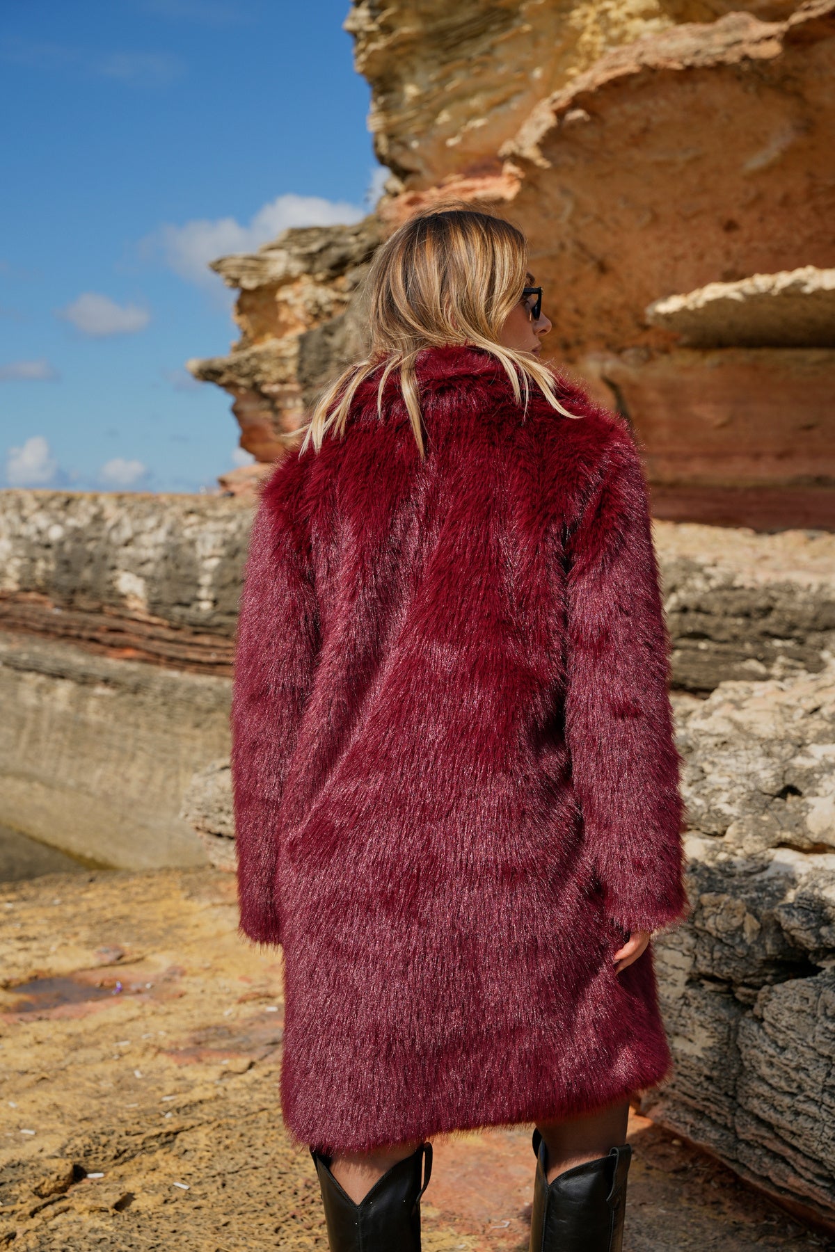 Yumuşak Doku Astarlı Cepli Diz Boy Midi Premium Kürk Mont