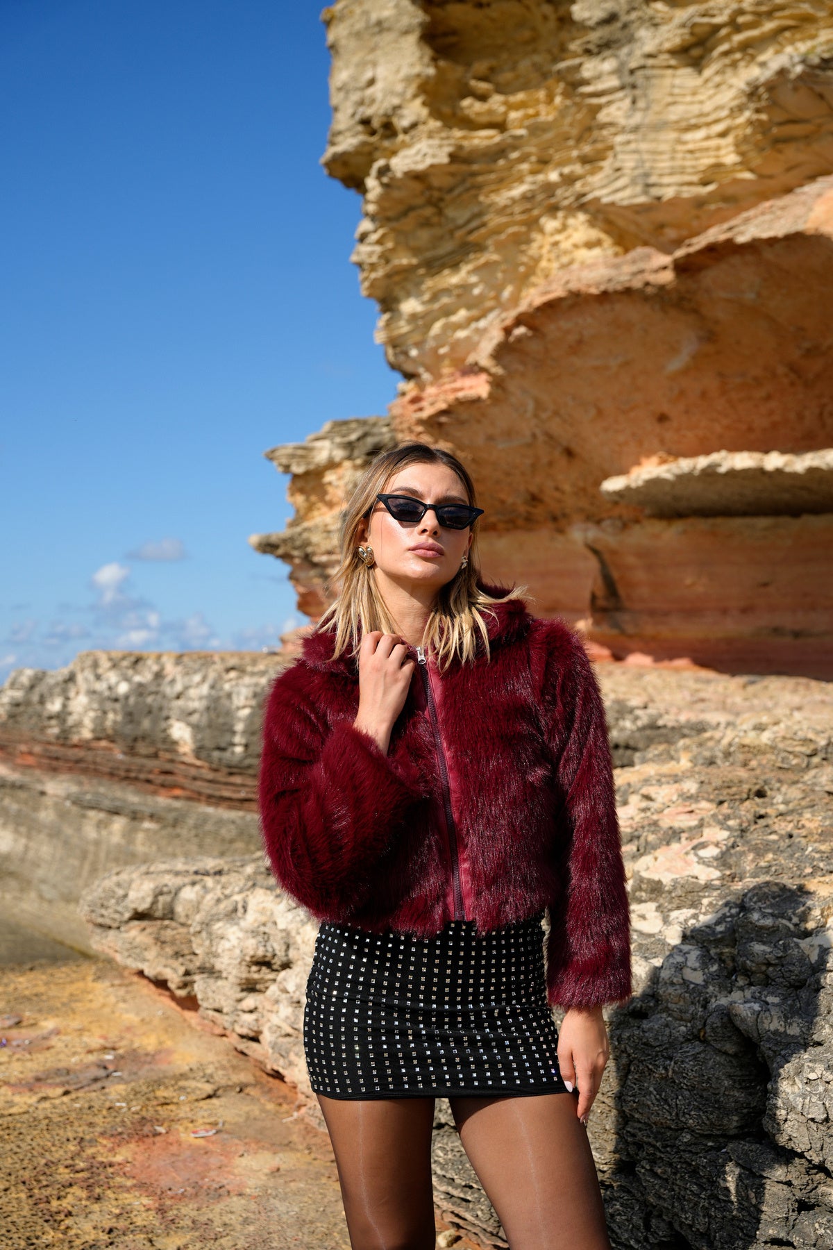 Fermuarlı Kısa Boy Yumuşak Doku Astarlı Kürk Mont