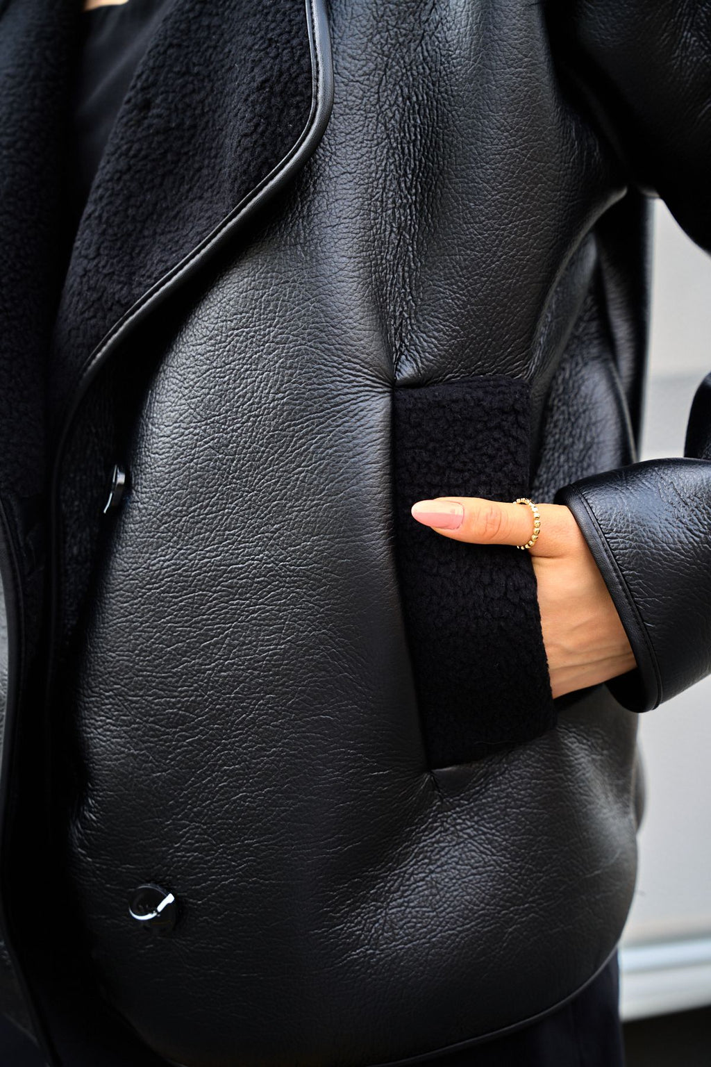 Wide Collar Soft Flotter Leather Plush Inside Buttoned Leather Jacket with Pockets