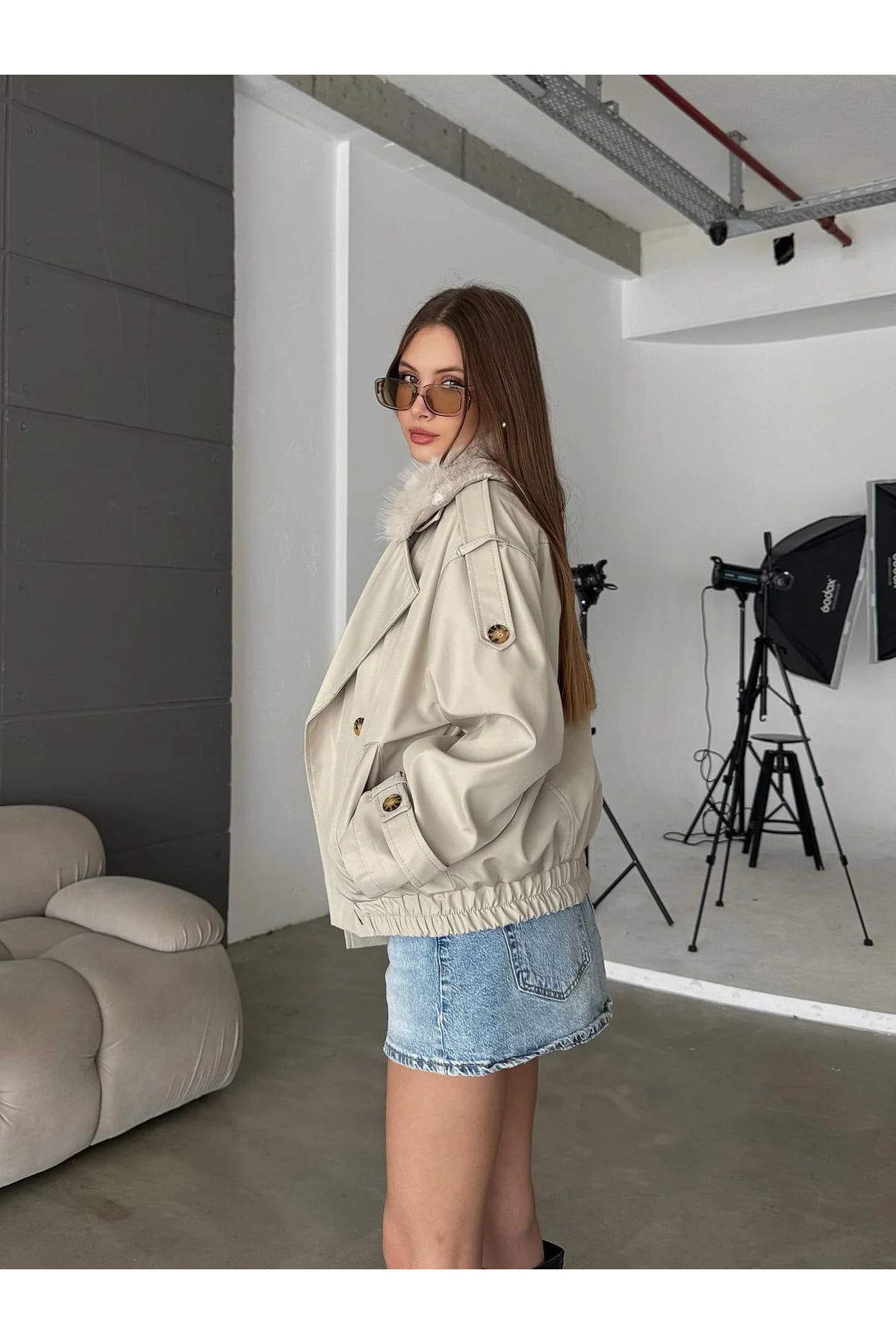 Yakası Kürk Detay Düğmeli Cepli Astarlı Premium Trenç Ceket