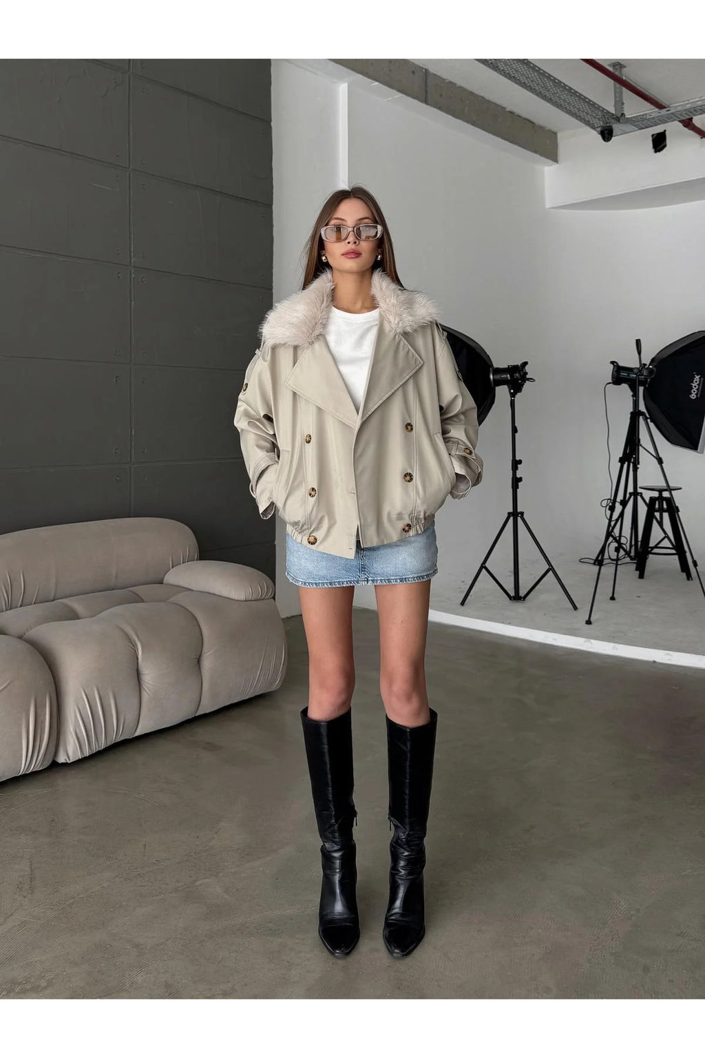 Yakası Kürk Detay Düğmeli Cepli Astarlı Premium Trenç Ceket