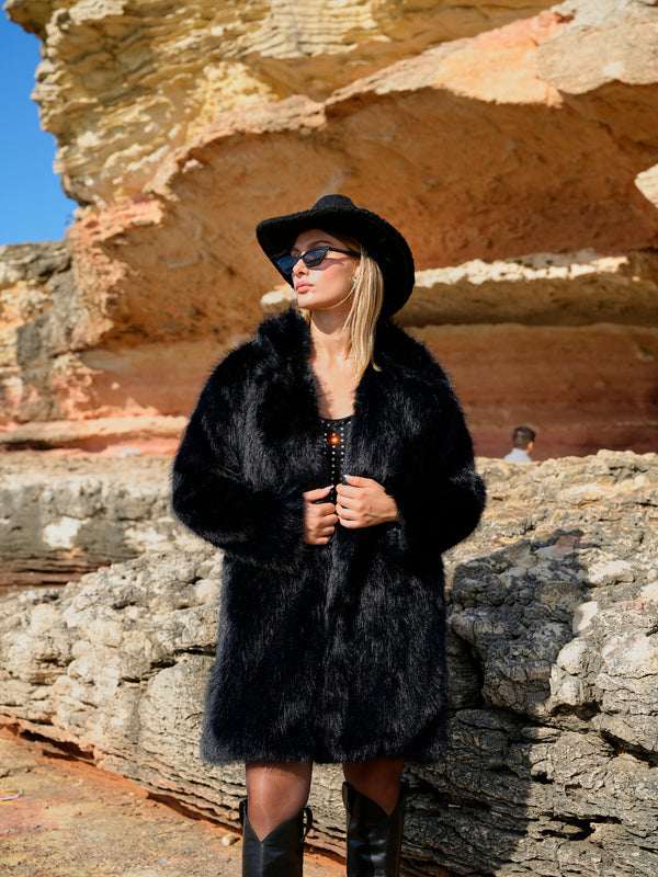 Yumuşak Doku Astarlı Cepli Diz Boy Midi Premium Kürk Mont