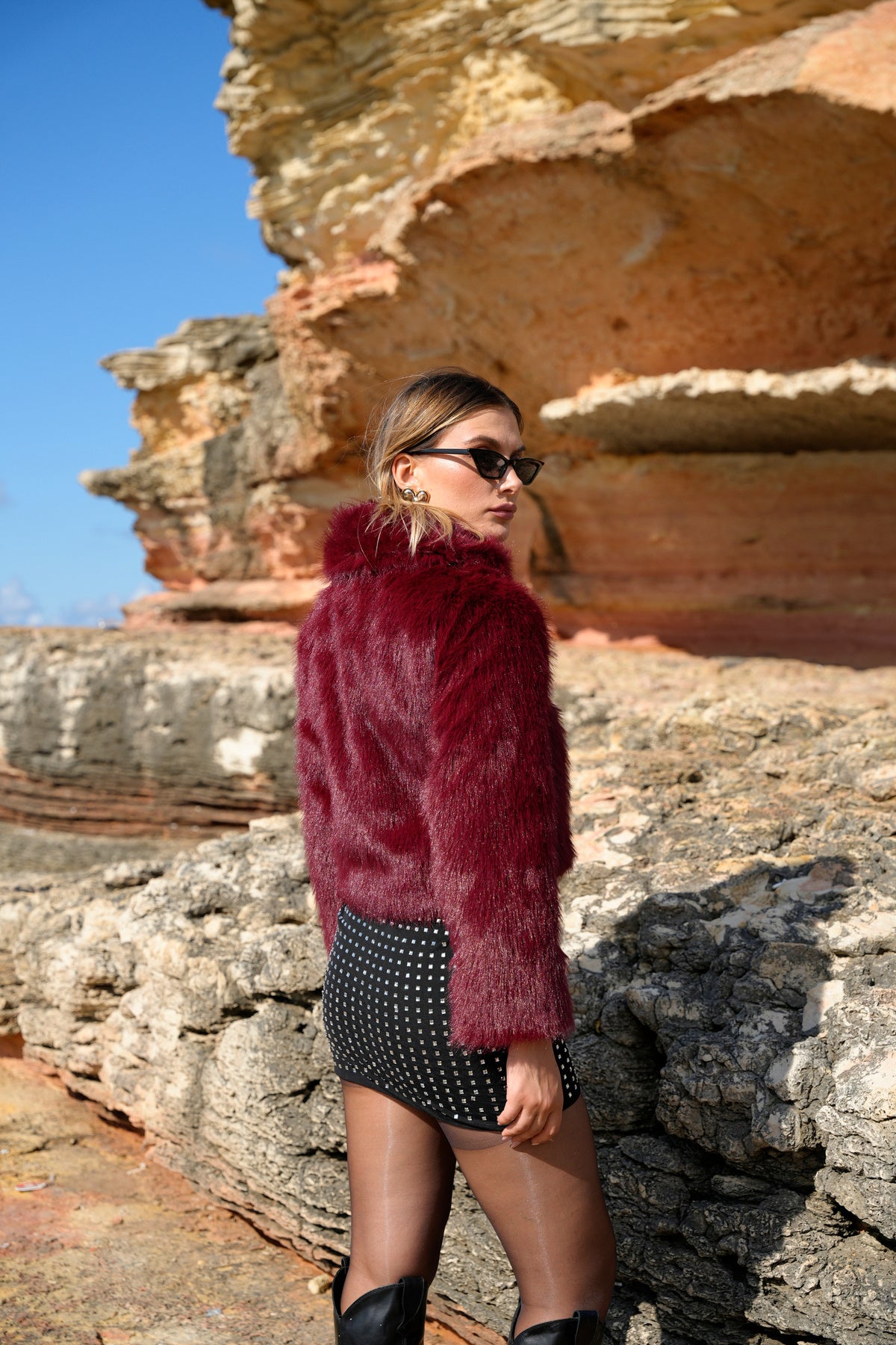 Fermuarlı Kısa Boy Yumuşak Doku Astarlı Kürk Mont