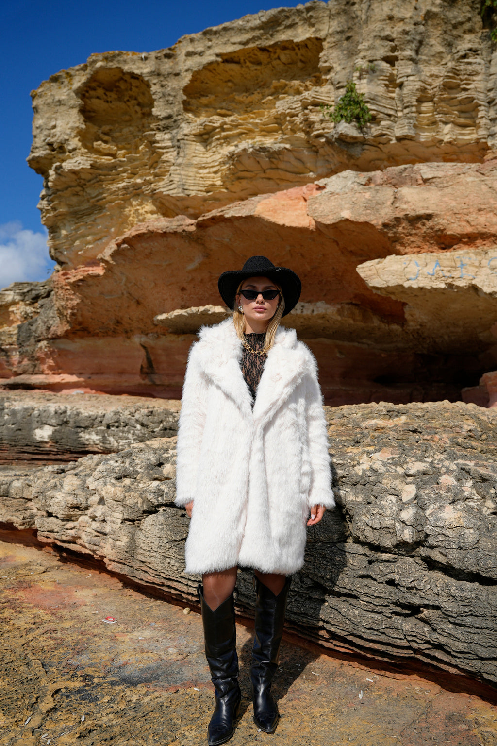 Yumuşak Doku Astarlı Cepli Diz Boy Midi Premium Kürk Mont