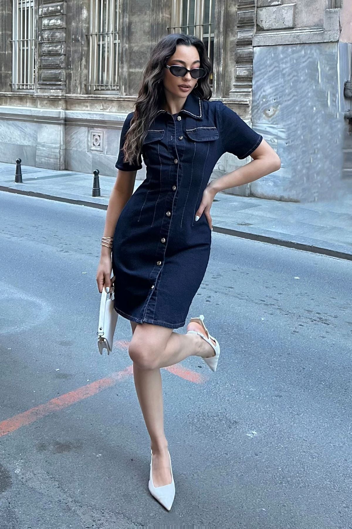 Taş İşlemeli Düğmeli Premium Denim Diz Üstü Kot Elbise