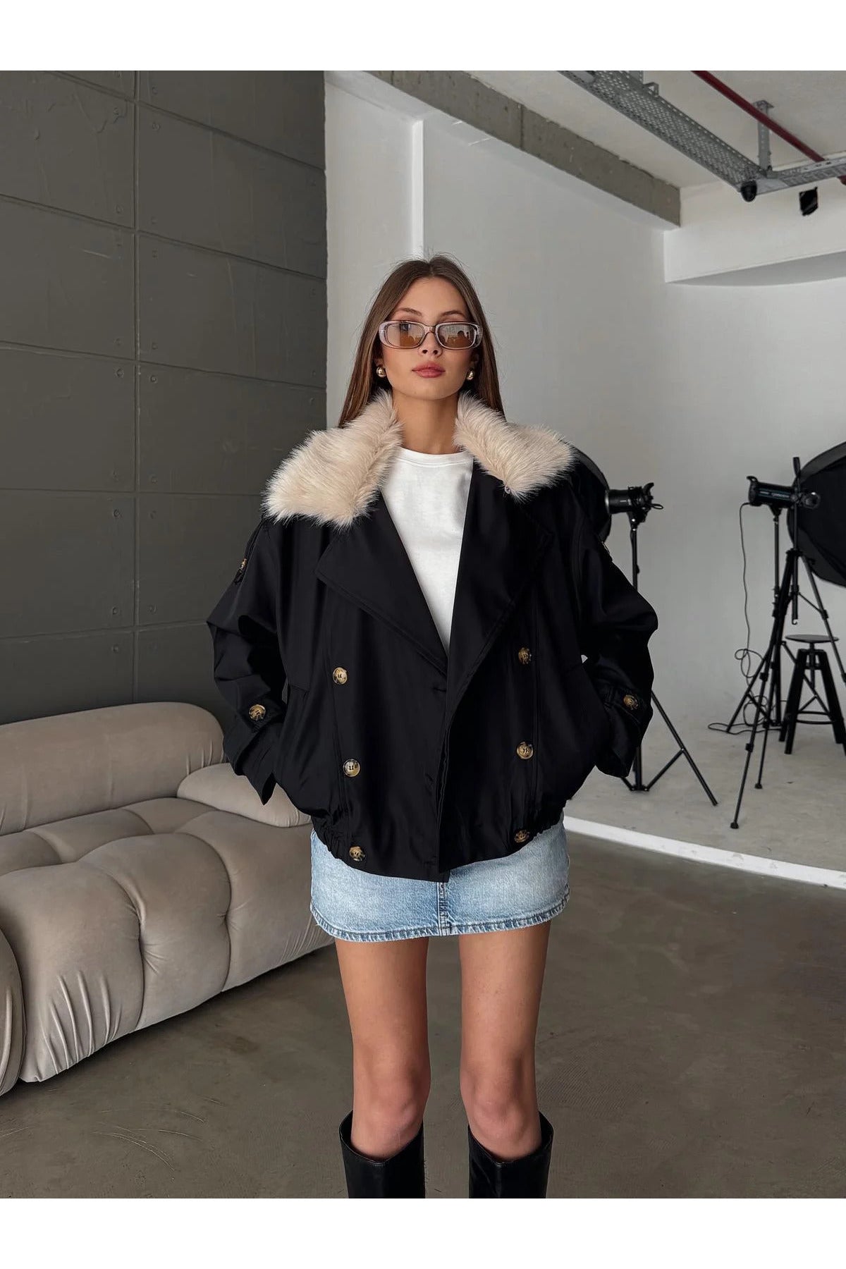 Yakası Kürk Detay Düğmeli Cepli Astarlı Premium Trenç Ceket