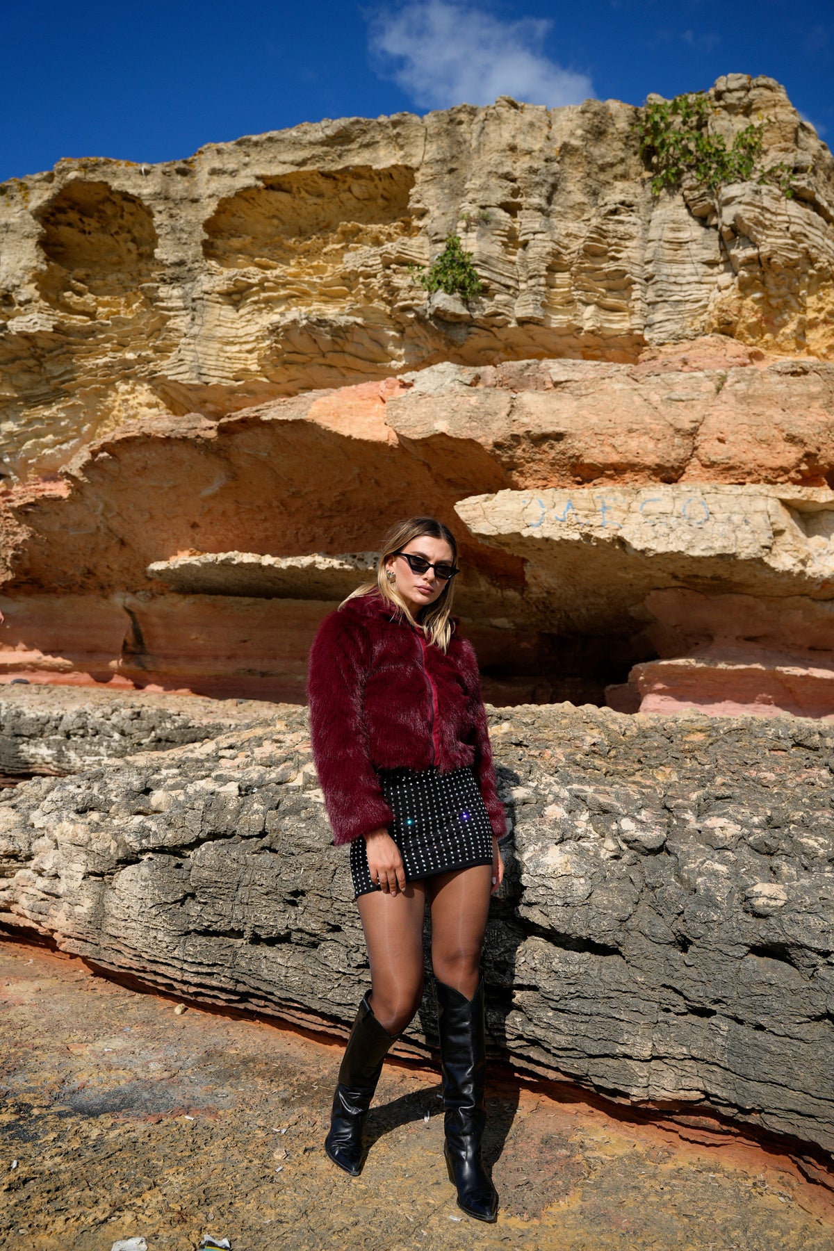 Fermuarlı Kısa Boy Yumuşak Doku Astarlı Kürk Mont