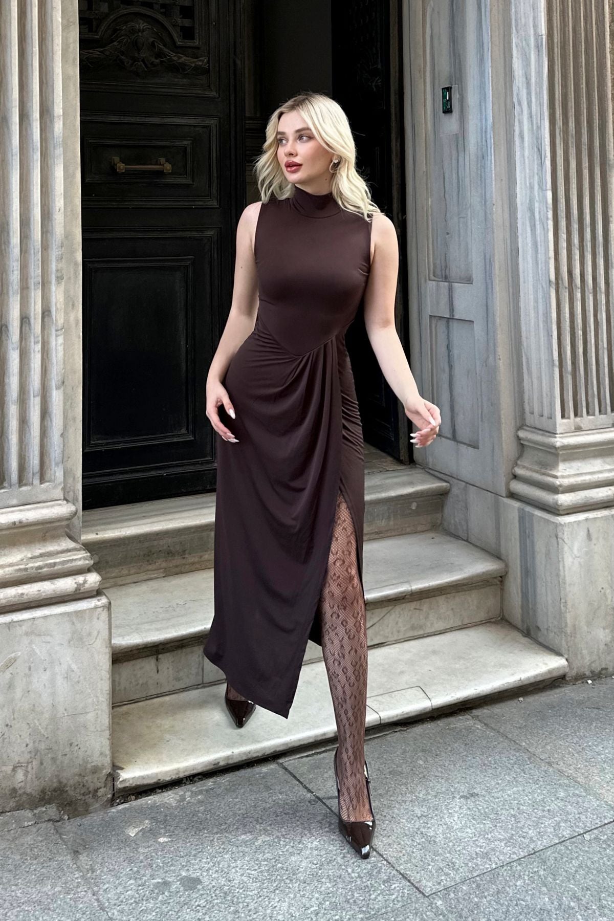 Half Turtleneck Off-the-Shoulder Body-hugging Slit Premium Sandy Dress