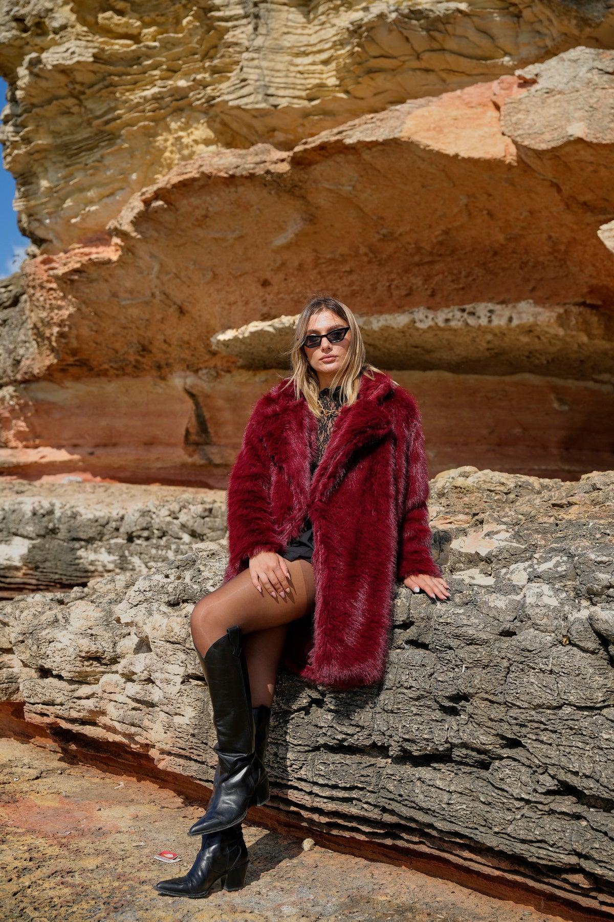 Yumuşak Doku Astarlı Cepli Diz Boy Midi Premium Kürk Mont