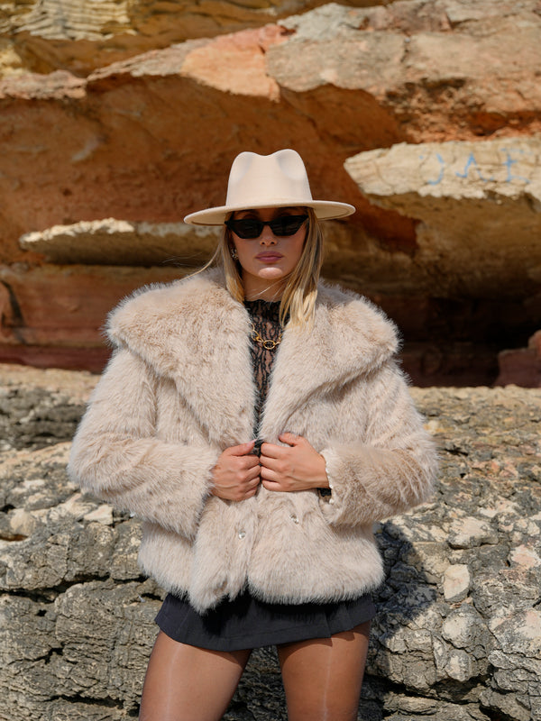 Ekstra Yumuşak Doku Astarlı Dolgun Mont