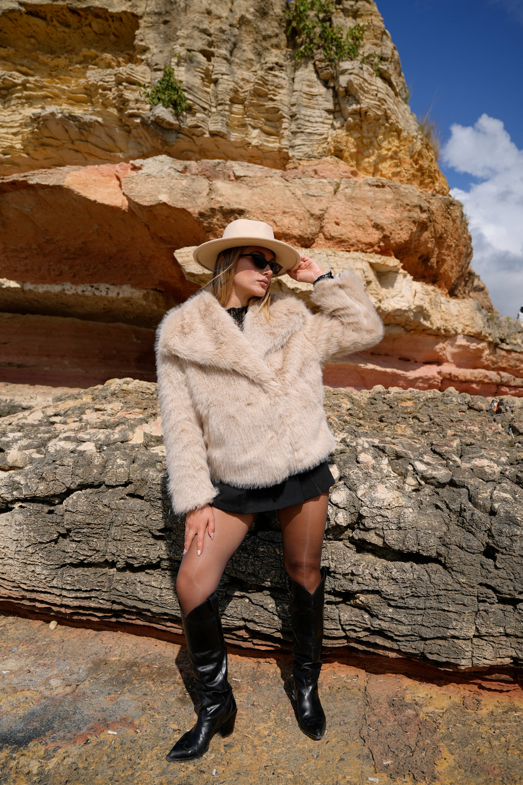 Ekstra Yumuşak Doku Astarlı Dolgun Mont