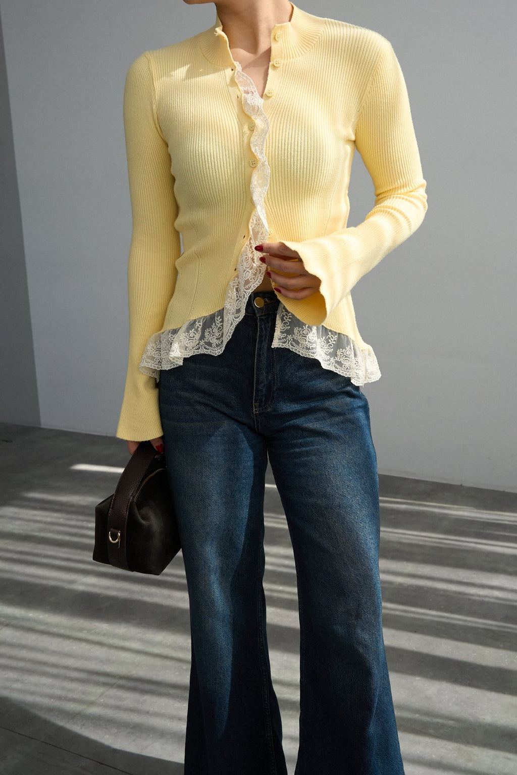 Dantel Detaylı İspanyol Kol Dik Yaka Düğmeli Triko Tasarım Hırka