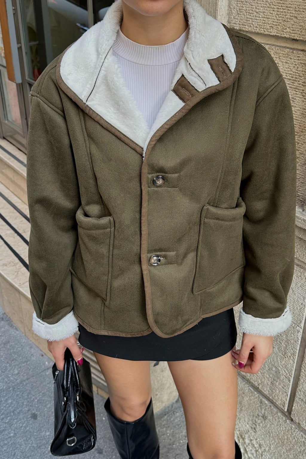 Cepli Düğmeli İçi Kürklü Süet Ceket