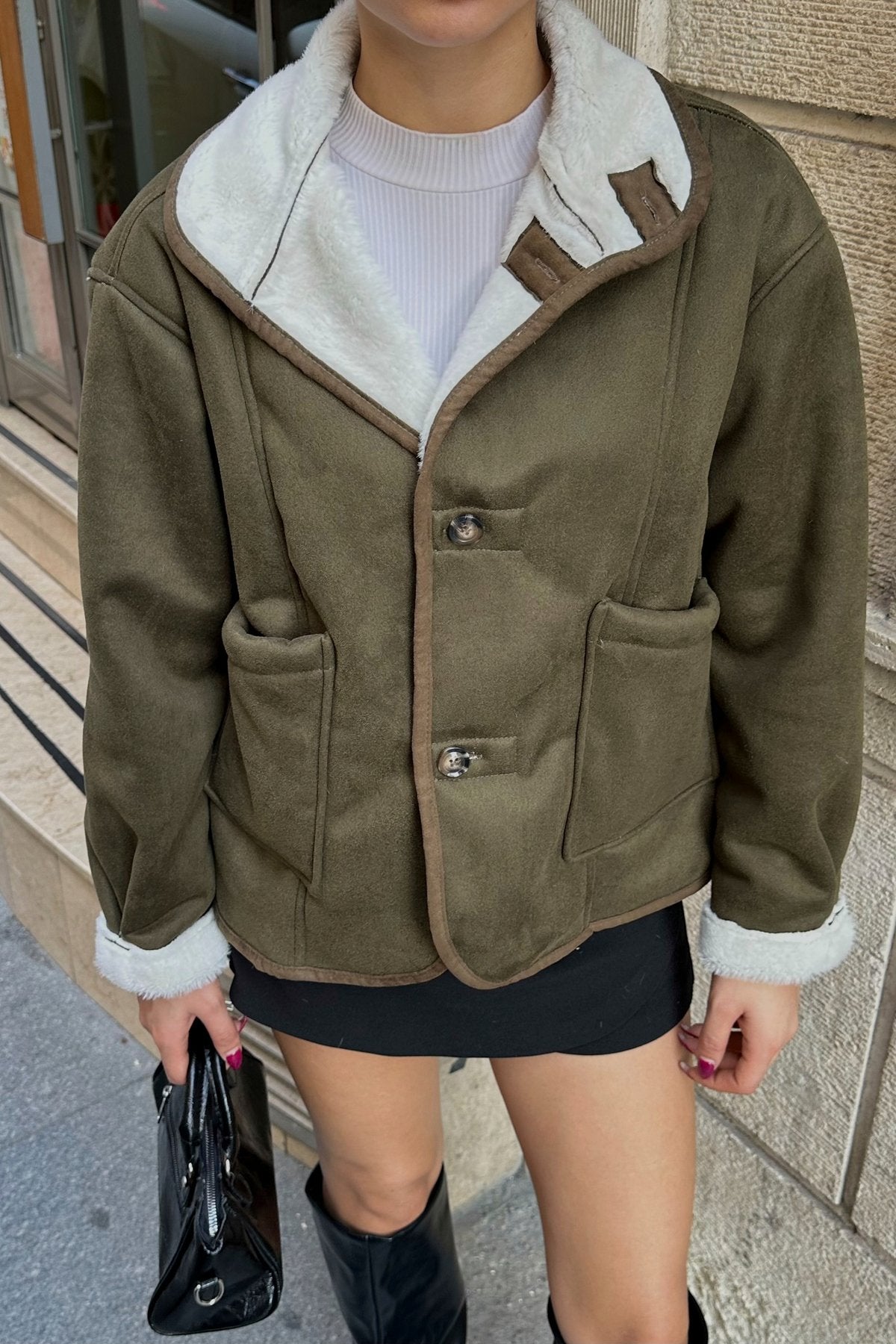 Cepli Düğmeli İçi Kürklü Süet Ceket