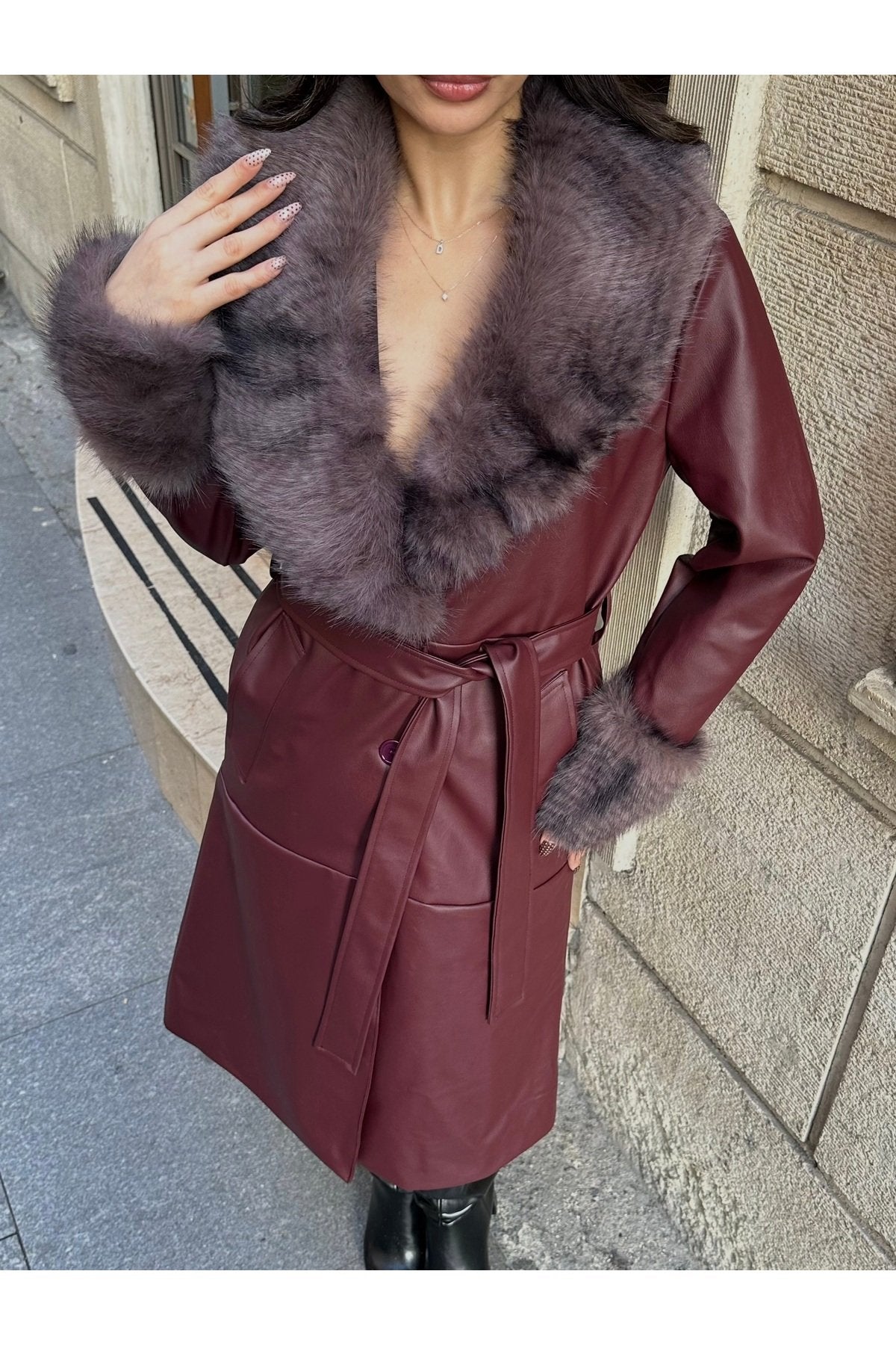 Premium Kürk Yaka Kürk Bilek Detay Cepli Astarlı Kemeri İthal Deri Kaban Mont