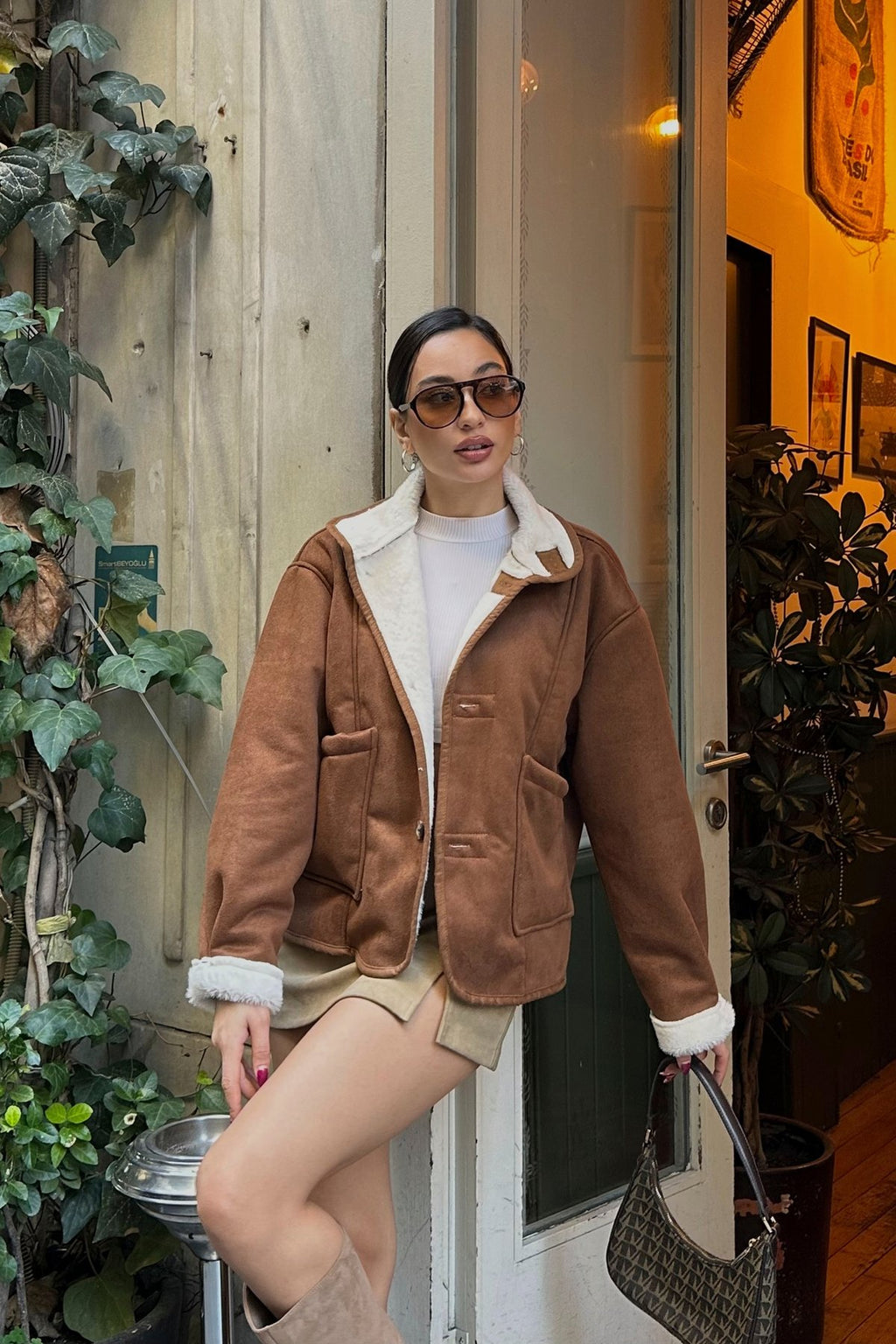 Cepli Düğmeli İçi Kürklü Süet Ceket