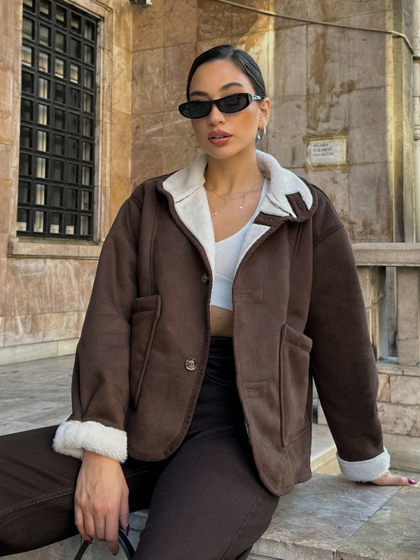Cepli Düğmeli İçi Kürklü Süet Ceket