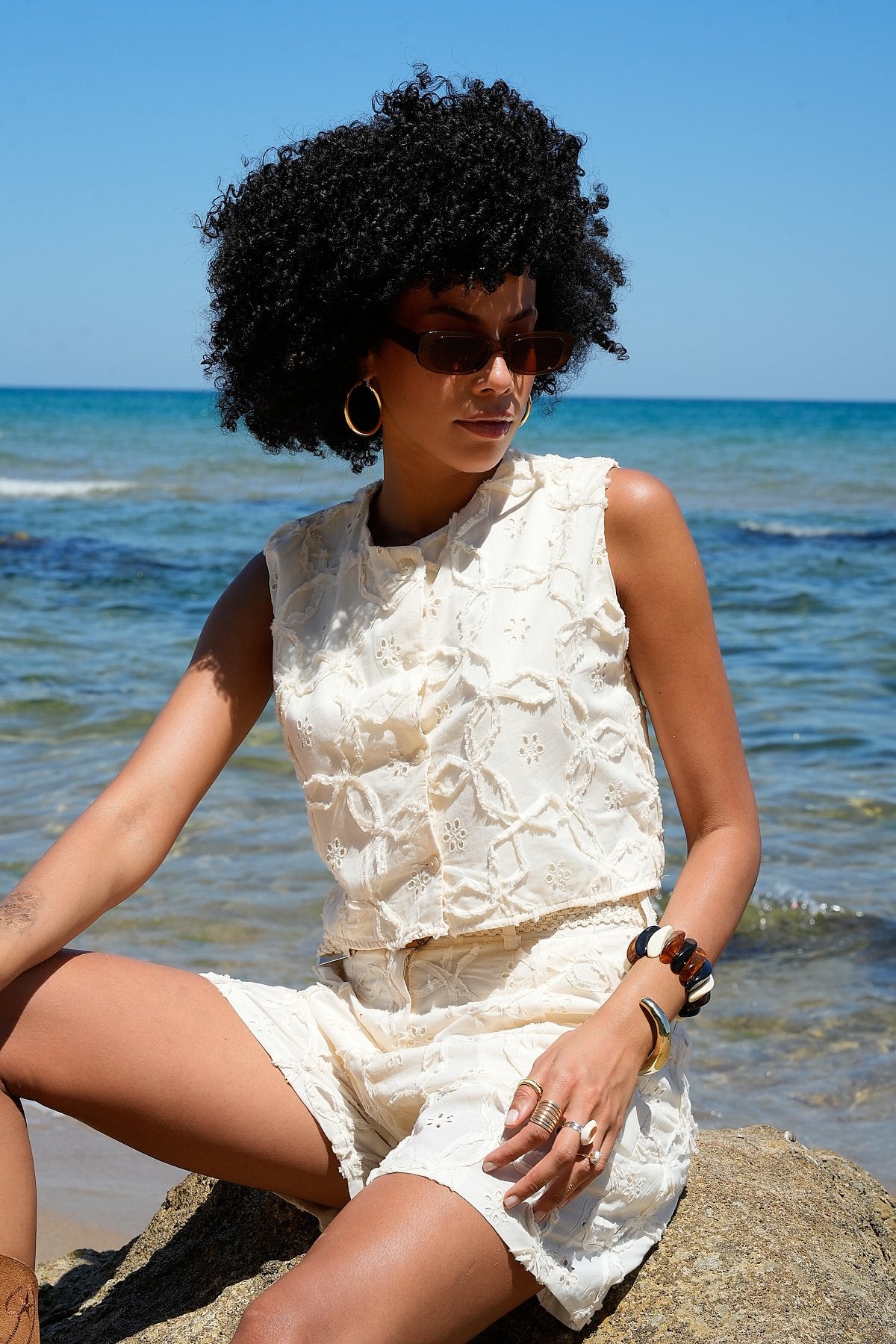 Premium Brode Detay Nakışlı Süzüneli Kemerli Şort Gömlek Takım