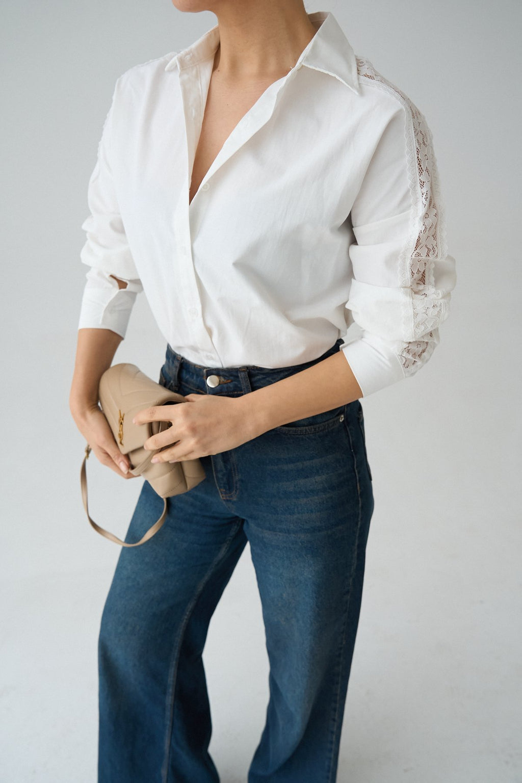 Omuzdan Full Dantel Detay Dokuma İthal Gömlek