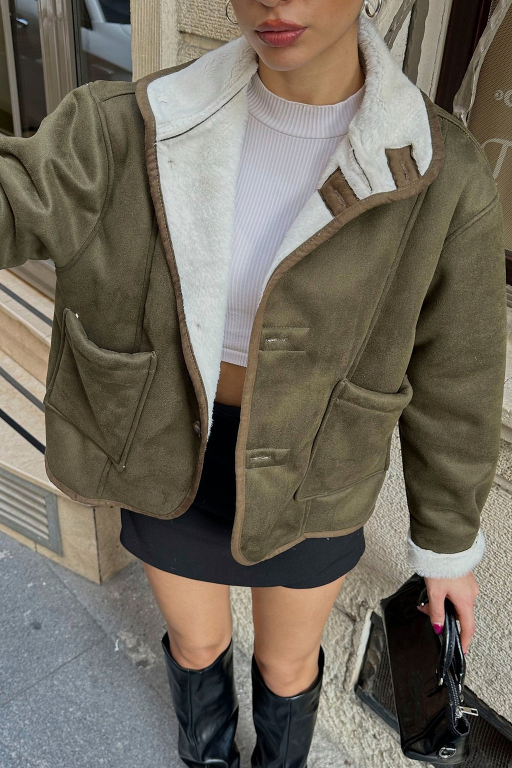 Cepli Düğmeli İçi Kürklü Süet Ceket