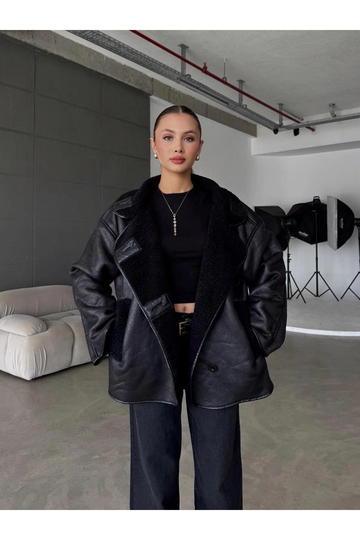 İçi Peluş Biyeli Cepli Düğmeli Süet Ceket